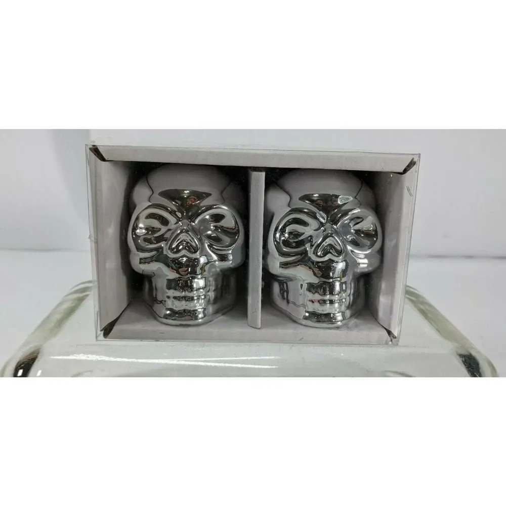 Yankee Candle 2021 Halloween Skull‎ Salt and Pepper Shaker Mirror New in Box